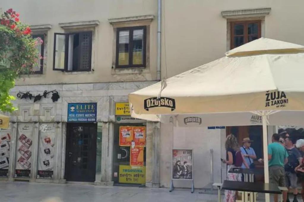 Apartman Julija 1 里耶卡 外观 照片