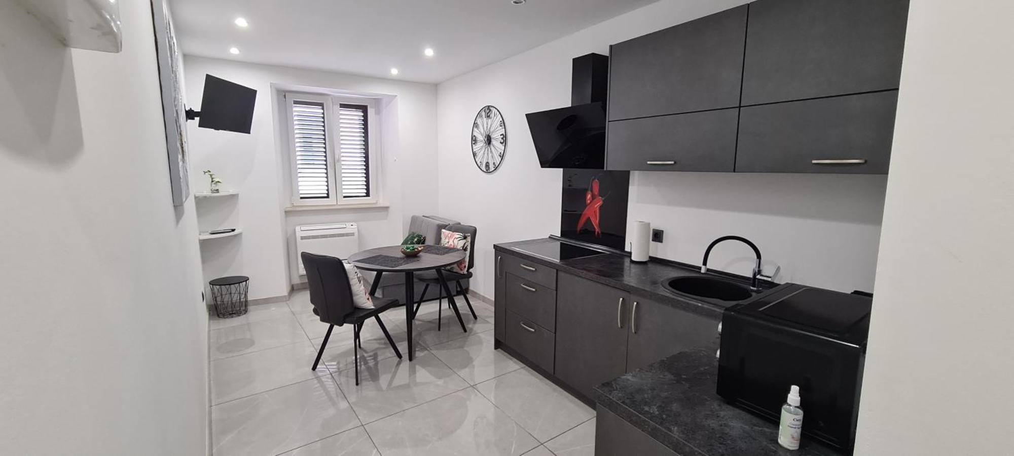Apartman Julija 1 里耶卡 外观 照片